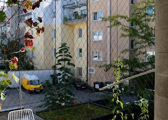 Schick Und Luftig Im Herzen Von Appartement