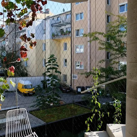 Schick Und Luftig Im Herzen Von Apartment